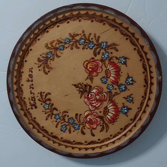 Vintage German Hanging Decor Plate has the name Harnten engraved on it. 8in.Diam - Picture 1 of 8